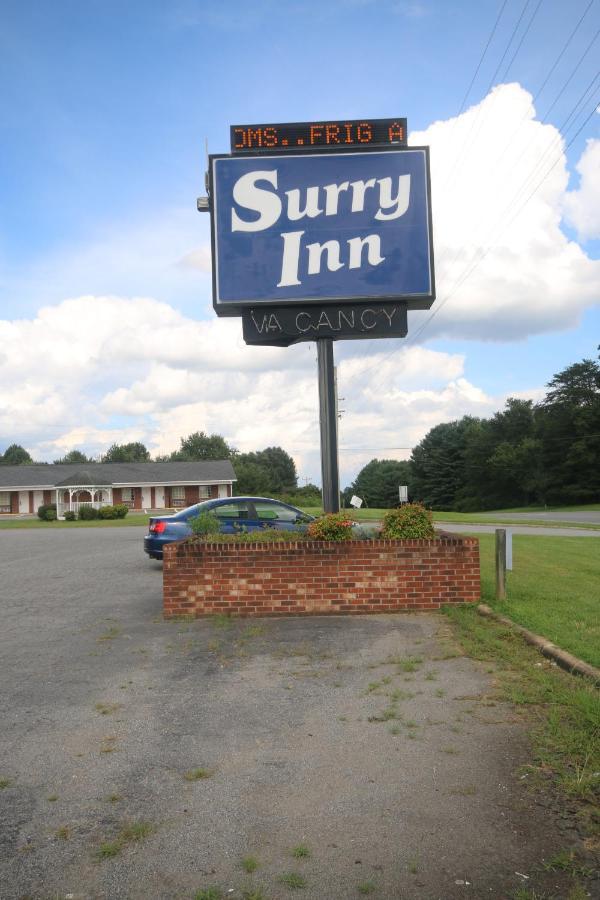 Surry Inn - Dobson Экстерьер фото