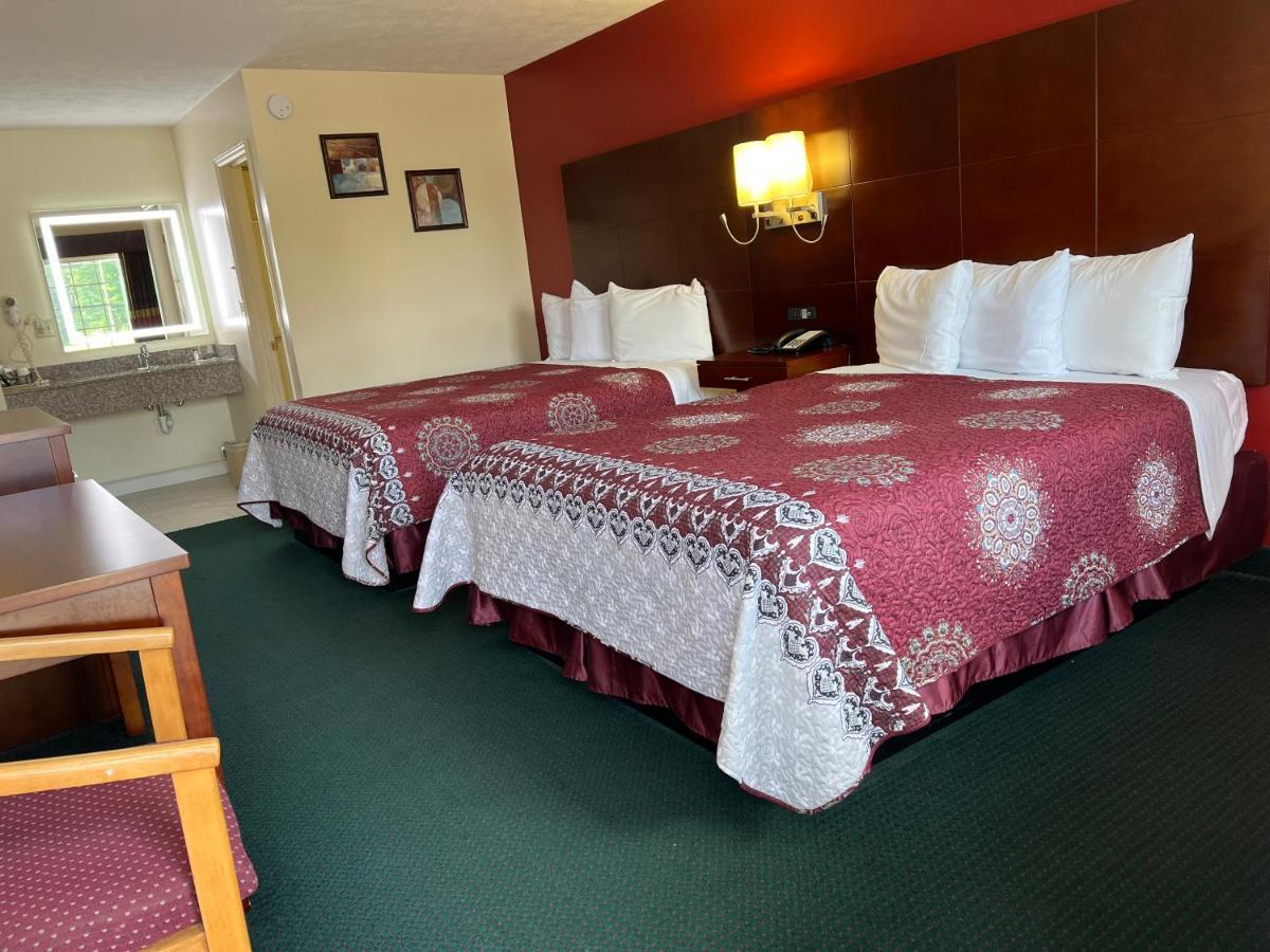 Surry Inn - Dobson Экстерьер фото