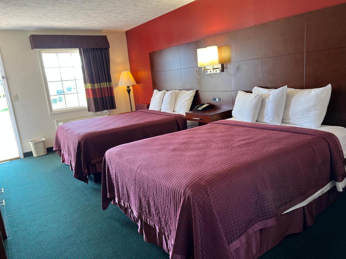Surry Inn - Dobson Экстерьер фото